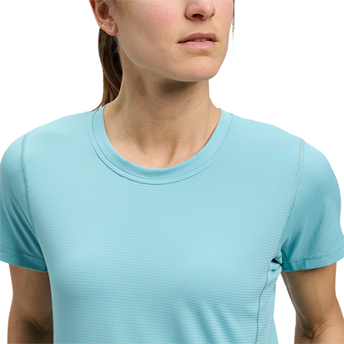 752009_4072_W-Distance-Short-Sleeve-Tech-Tee_Glacier_05_.jpg