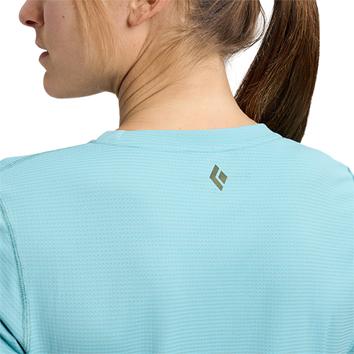 752009_4072_W-Distance-Short-Sleeve-Tech-Tee_Glacier_06_.jpg