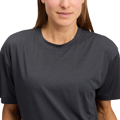 752018_0002_Womens-Circuit-Short-Sleeve-Tee_Black_05_.jpg