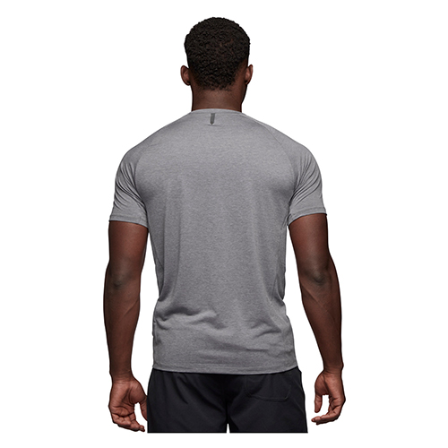 752427_0034_M-LIGHTWIRE-SS-TECH-TEE_STEEL-GREY_03_.jpg