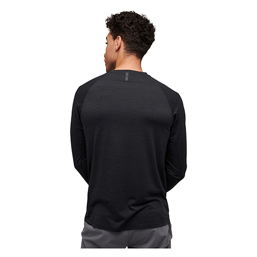 753090_0002_M-LIGHTWIRE-LS-TECH-TEE_Black_03_.jpg