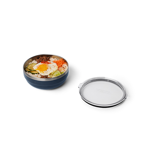 Food_Bowls_Shallow_Navy_Medium_3qter_Food.jpg