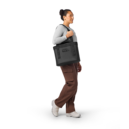 Z_CAMINO_Zip_12_Black_Model.jpg