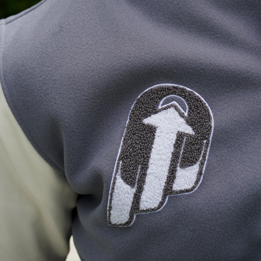 Right Shoulder Close-Up