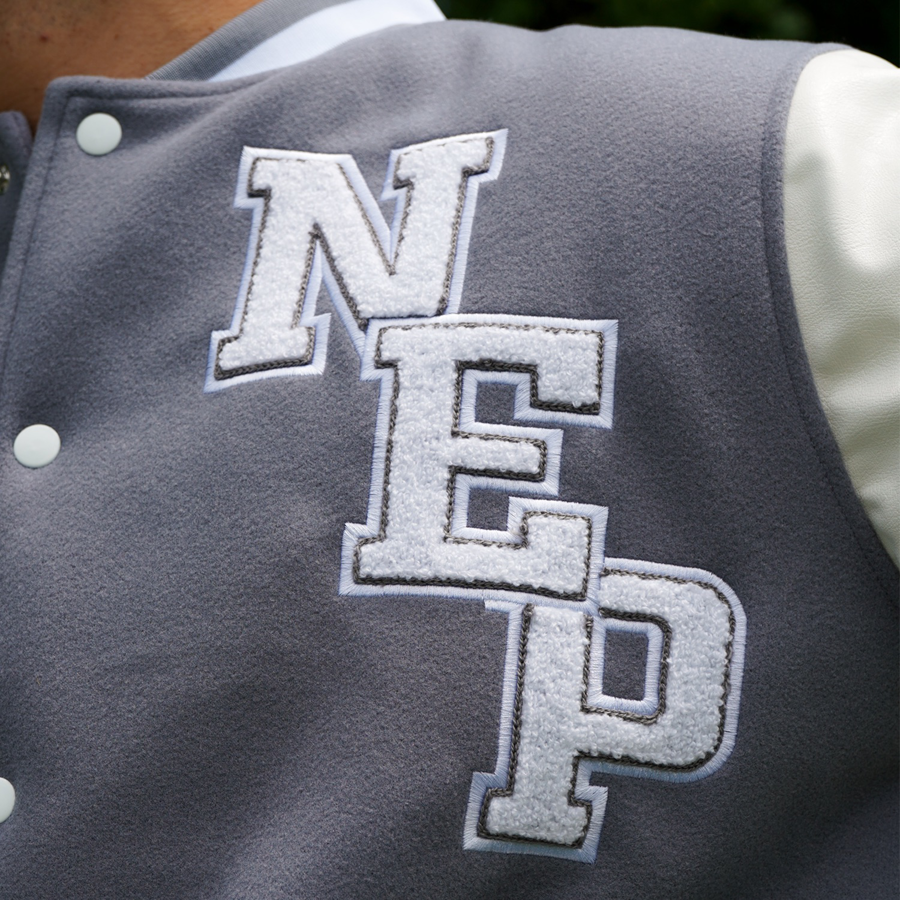 Front Shoulder Close-Up