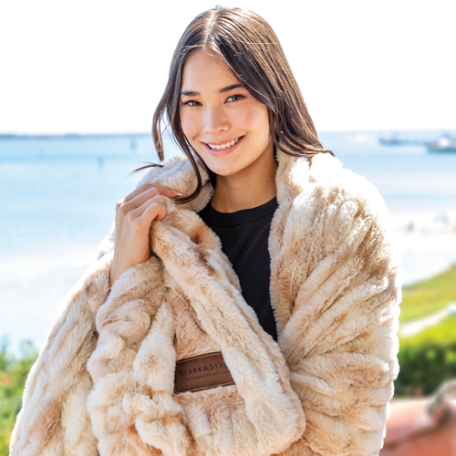 DP4050 Hazelnut Chunky Fur Blanket Product Detail DP4050 Hazelnut Chunky Fur Blanket Product Detail