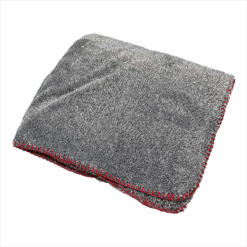 VEND0000005/656b2b02cf038036eb3e5c15_color-accent-flannel-blanket.jpeg